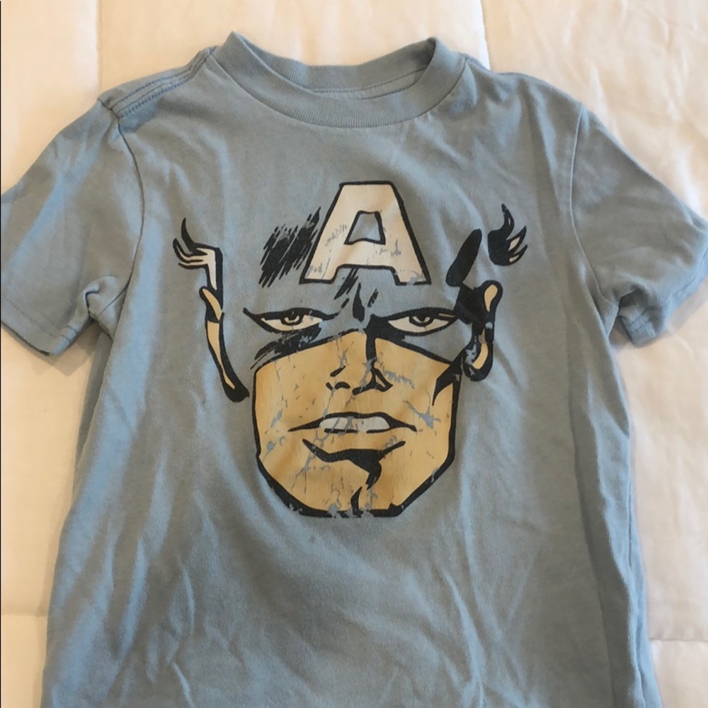 Boys captain America t shirt